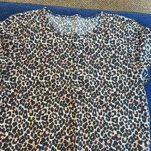 American Eagle leopard short sleeve  shirt size  xl